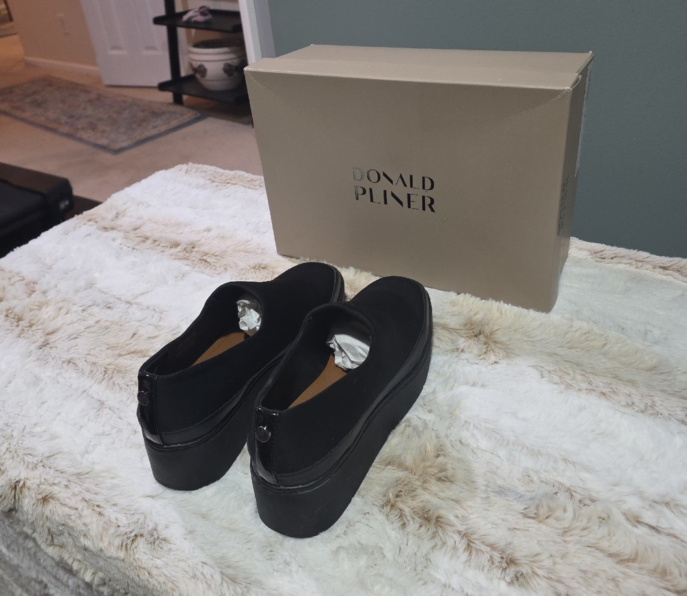 Donald J. Pliner Black Platform Women's Shoes. Size  6.5.  Worn Only 1x.
